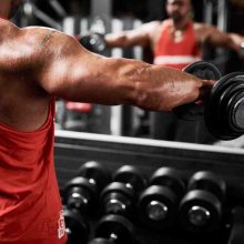 Der Weg zu einer mächtigen Schulter: Die richtigen Übungen und Techniken