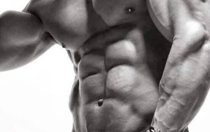 Die richtigen Zwischenmahlzeiten für Muskelaufbau und Fettverbrennung