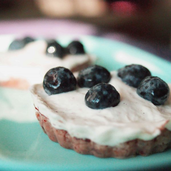 No-Bake Mini Blueberry Cheesecake Cups