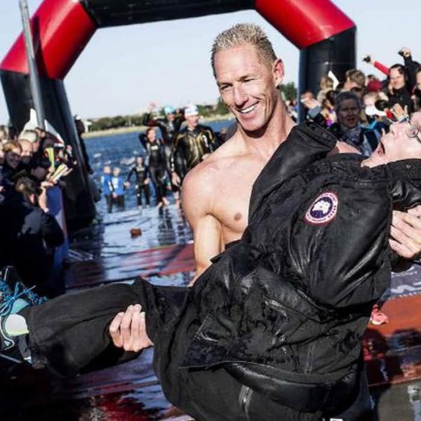 Sein Bruder ist gelähmt, doch er beweist mit dieser Aktion die unerschütterliche Geschwisterliebe