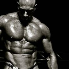 Jeden Muskel einmal oder zweimal trainieren pro Woche?